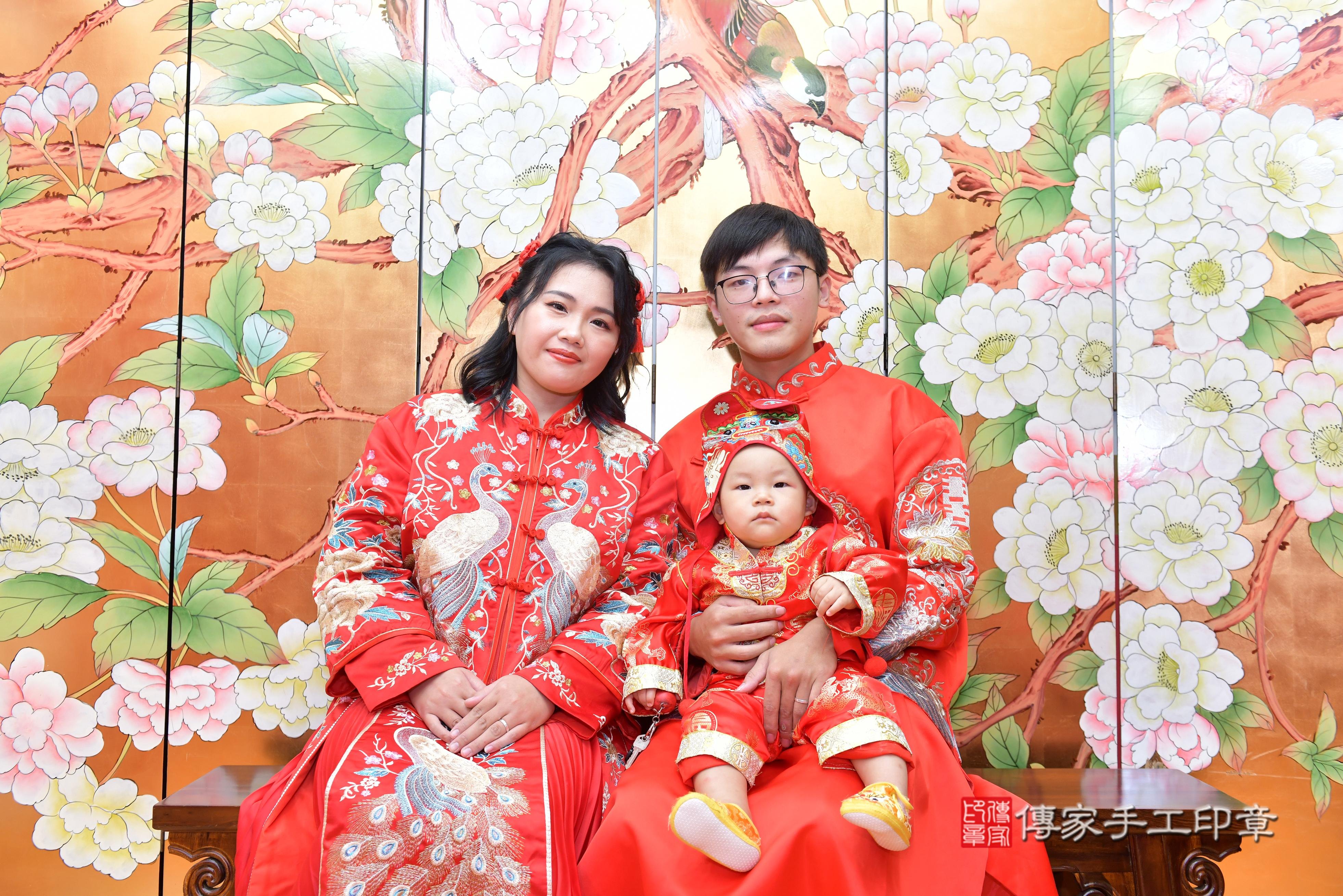 傳家手工印章桃園店、抓周、度脺、美式風會場、傳家嬰兒古禮、吉祥話、抓周道具物品24種、拍照。抓周證書。寶寶抓周、滿周歲、生日快樂、祝福 傳家手工印章桃園店、抓周、度脺、美式風會場、傳家嬰兒古禮、吉祥話、抓周道具物品24種、拍照。抓周證書。寶寶抓周、滿周歲、生日快樂、祝福