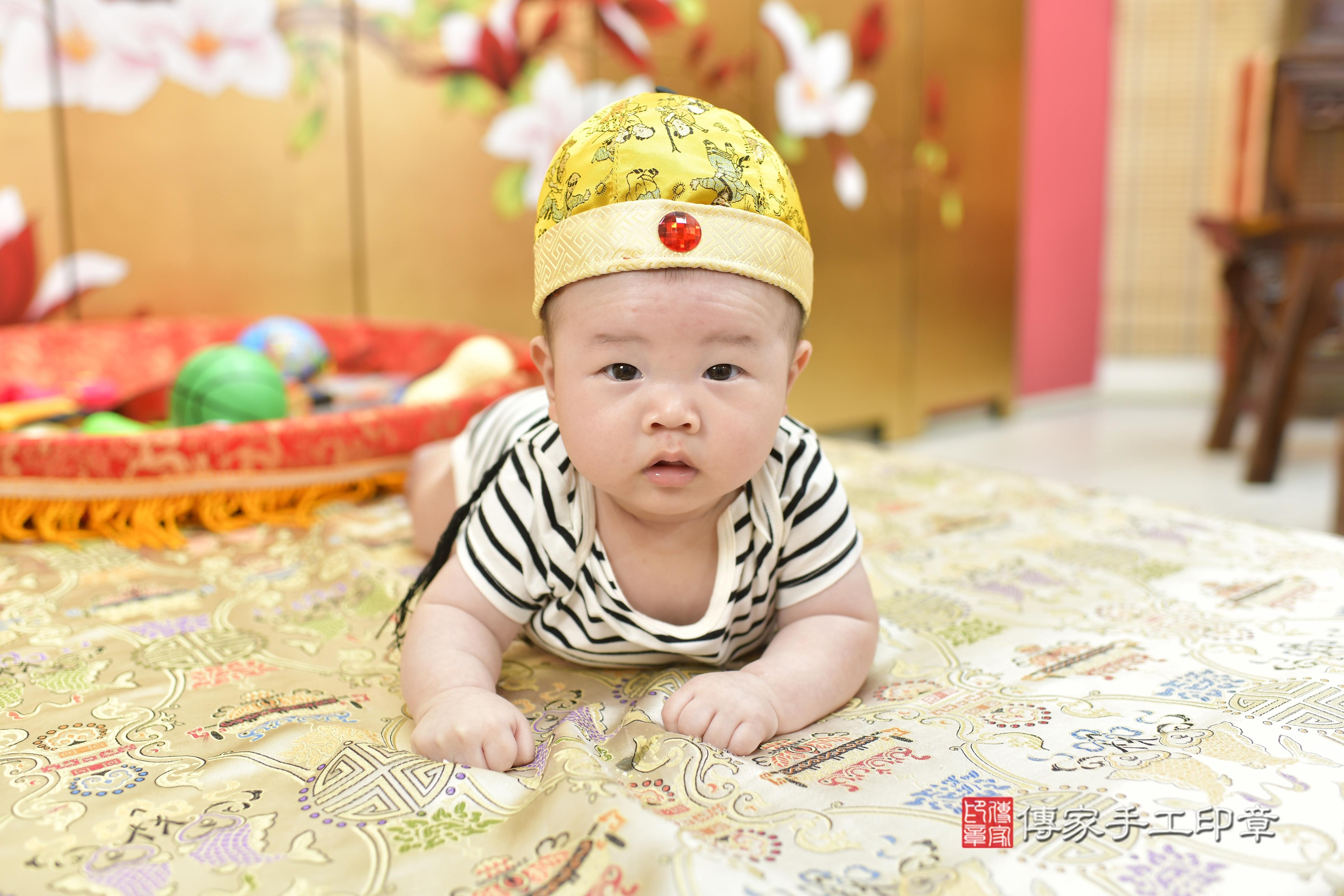 傳家手工印章新竹店、抓周、度脺、中國風會場、傳家嬰兒古禮、吉祥話、抓周道具物品24種、拍照。抓周證書。寶寶抓周、滿周歲、生日快樂、祝福 傳家手工印章新竹店、抓周、度脺、中國風會場、傳家嬰兒古禮、吉祥話、抓周道具物品24種、拍照。抓周證書。寶寶抓周、滿周歲、生日快樂、祝福