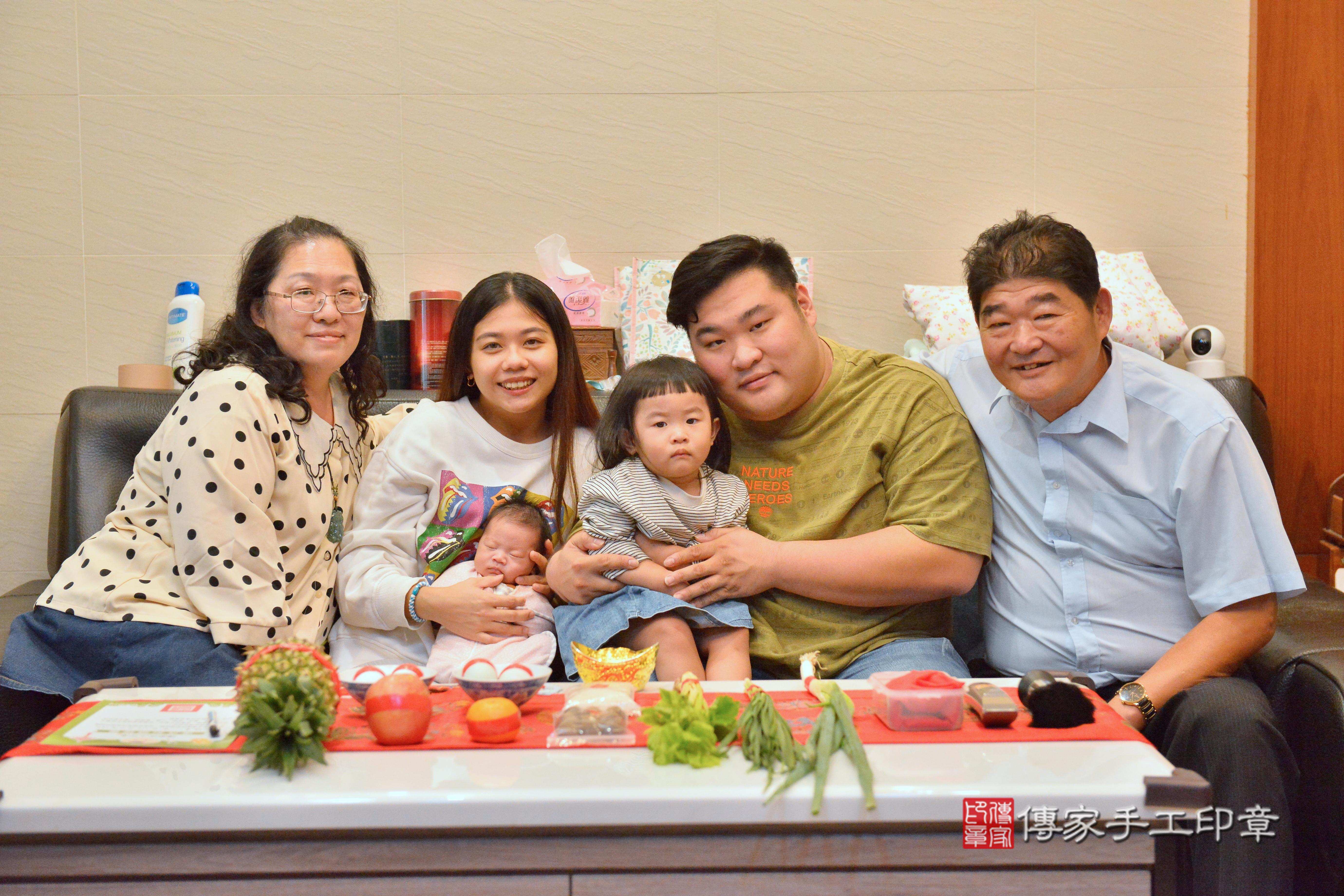 傳家手工印章高雄店、抓周、度脺、中國風會場、傳家嬰兒古禮、吉祥話、抓周道具物品24種、拍照。抓周證書。寶寶抓周、滿周歲、生日快樂、祝福 傳家手工印章高雄店、抓周、度脺、中國風會場、傳家嬰兒古禮、吉祥話、抓周道具物品24種、拍照。抓周證書。寶寶抓周、滿周歲、生日快樂、祝福