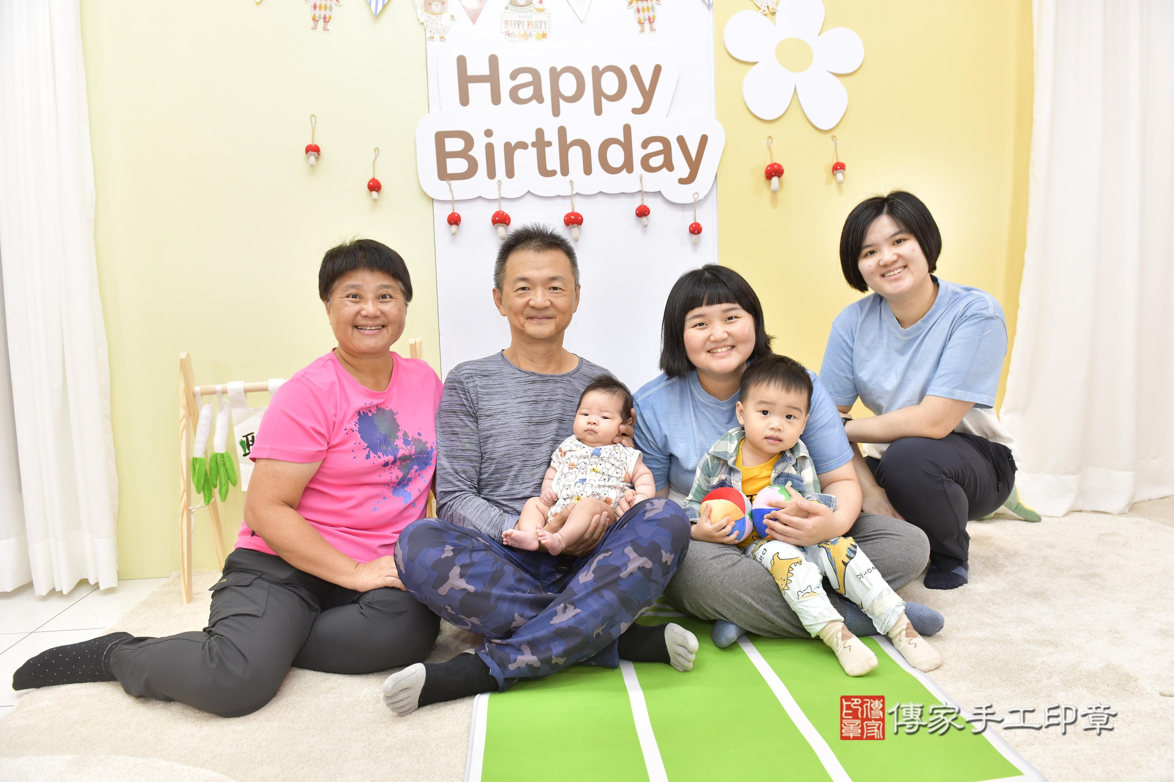 傳家手工印章新竹店、抓周、度脺、中國風會場、傳家嬰兒古禮、吉祥話、抓周道具物品24種、拍照。抓周證書。寶寶抓周、滿周歲、生日快樂、祝福 傳家手工印章新竹店、抓周、度脺、中國風會場、傳家嬰兒古禮、吉祥話、抓周道具物品24種、拍照。抓周證書。寶寶抓周、滿周歲、生日快樂、祝福